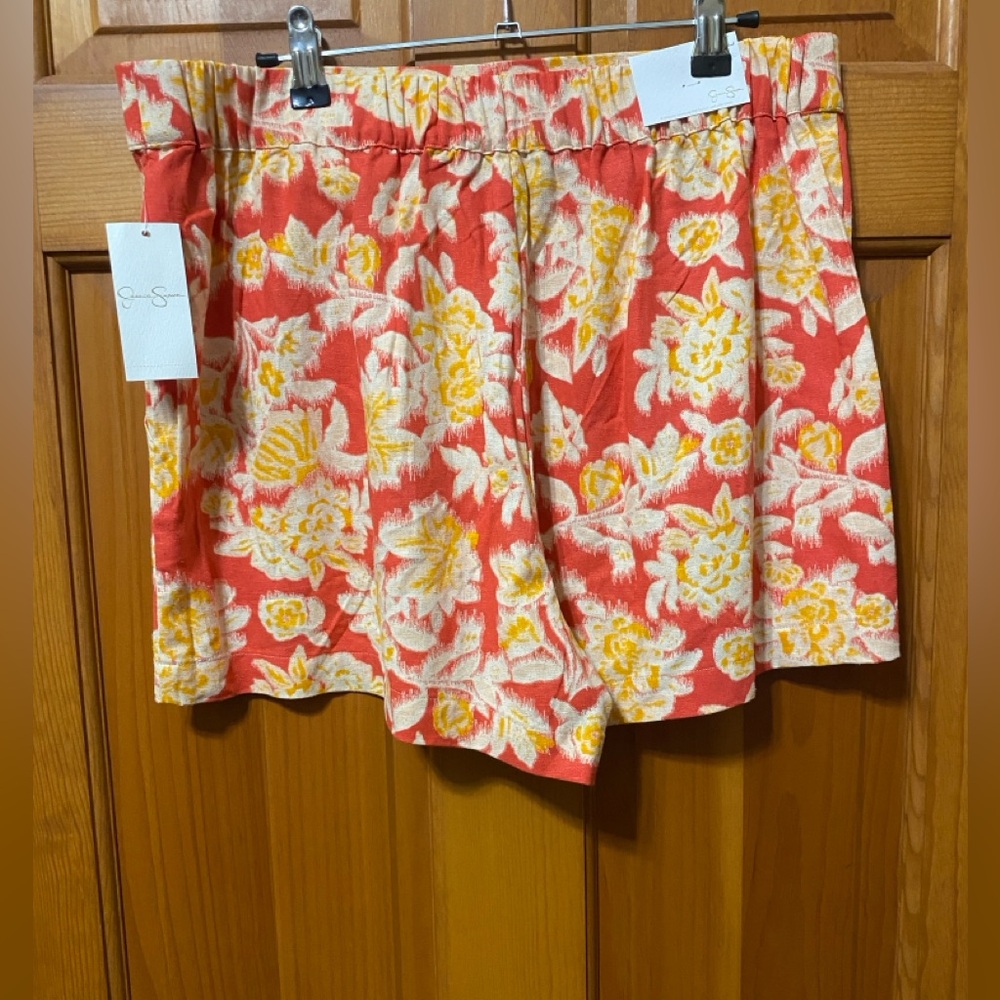 NWT Jessica Simpson Floral Jacinda Tailored Shorts - Picture 4 of 4
